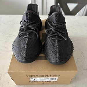 adidas Yeezy Boost 350 V2 - Black (Non-Reflective) Size 7